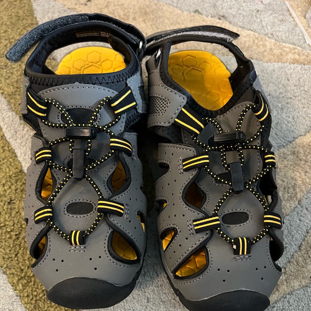 KHOMBU CLOSED-TOE WATER SHOES LITTLE KIDS SZ 3